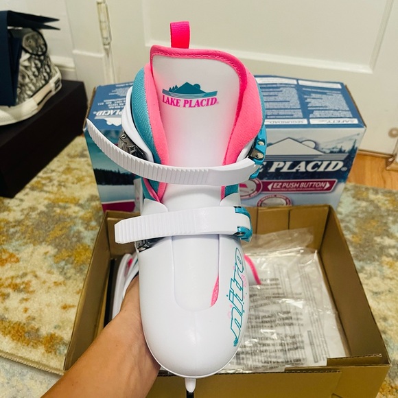 Like New Girl’s Size 1-4 Lake Placid Nitro 8.8 Adjustable Ice Skates White/Blue - Picture 10 of 16